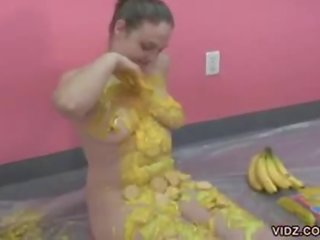 Naked filthy bitch Danni doing a banana split